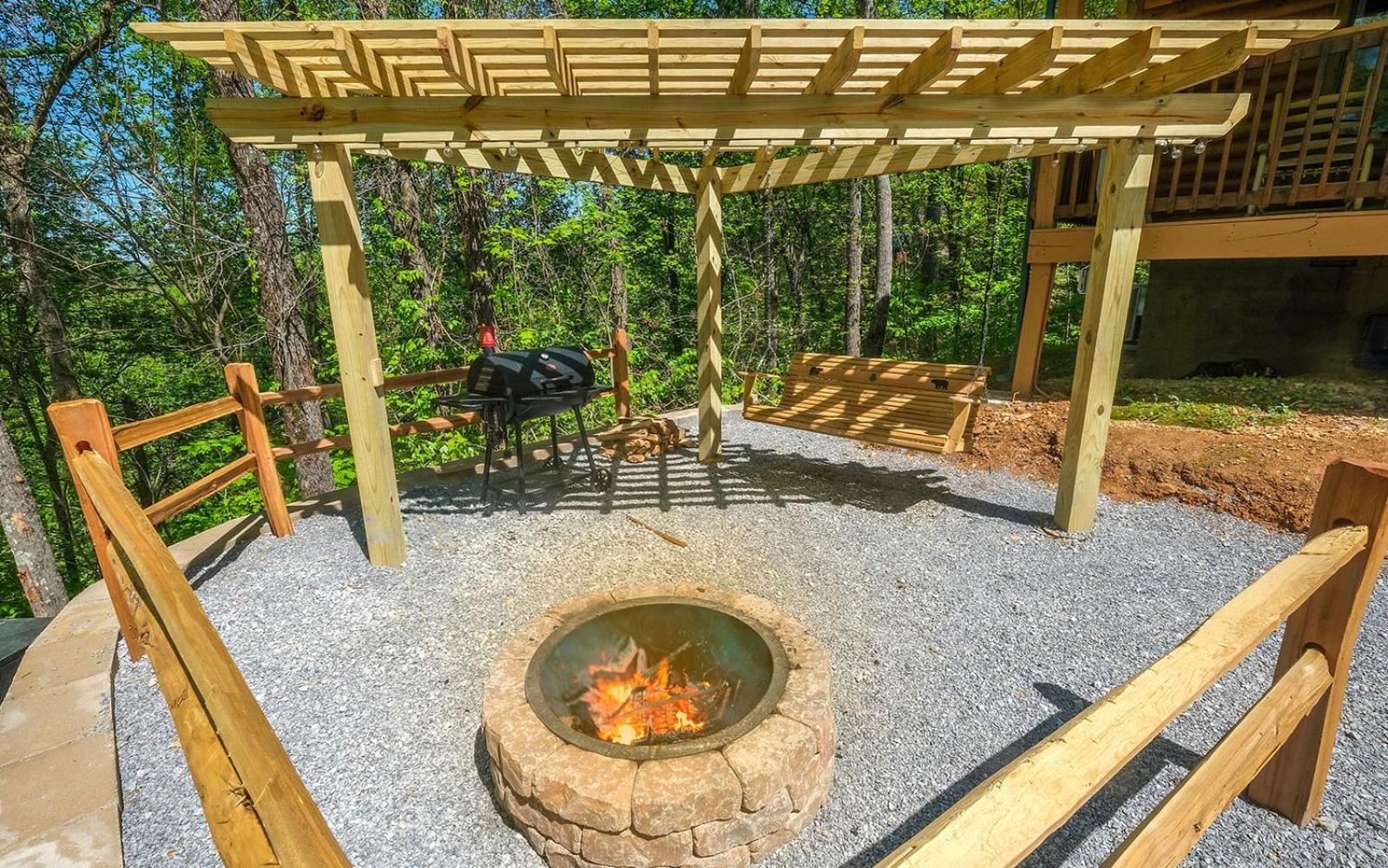 Little Bear Cabin Gatlinburg Exterior photo